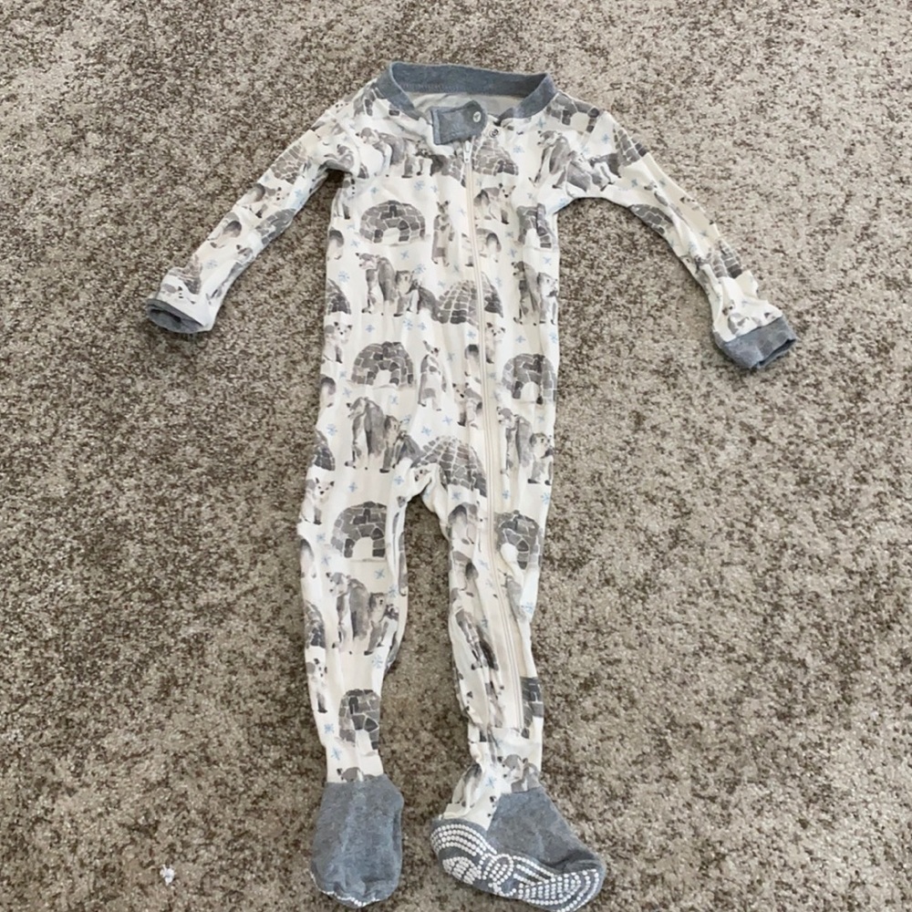 Burt’s Bees Baby Polar Bear Igloo Pajamas Size 12M